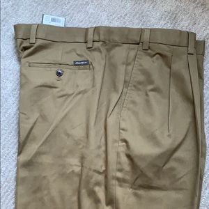 Eddie Bauer Pleated Relaxed Chinos - Size 40W/34L